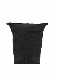 Zaino nero con forma rettangolare alta, design con corda elastica bungee sulla parte anteriore e una tasca laterale con zip per lo stoccaggio.