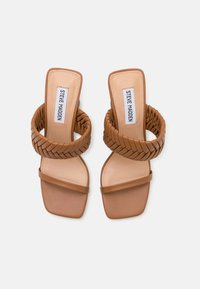 Steve Madden RAVER - Mules de tacón - brown