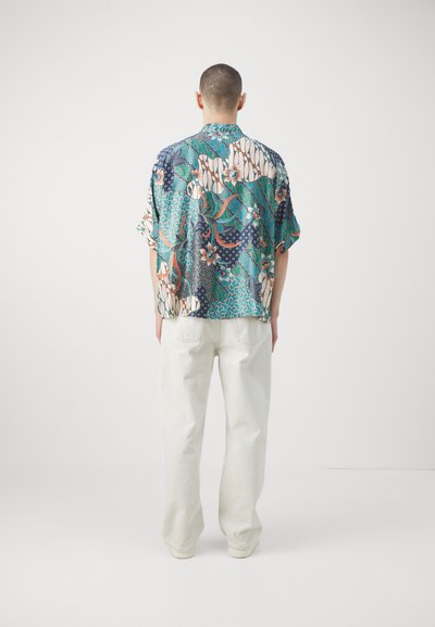 Origin Of Hearts ISLA KIMONO UNISEX - Summer jacket - turquoise blue