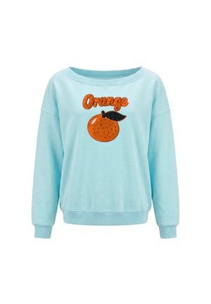 Felpa azzurra a maniche lunghe con una grafica di frutta arancione e la parola "Orange" in testo arancione sopra di essa davanti.