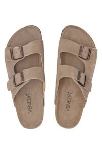 Braune Wildledersandalen mit zwei verstellbaren Riemen und metallischen Schnallen. Gepolsterter Fussbet und strukturierte Sohle. Markenname: Venezia.