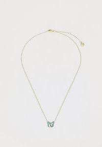 Collier en chaîne dorée avec un pendentif en forme de papillon, rehaussé d'accents multicolores et d'un design délicat. Fermoir ajustable et détail de charme inclus.