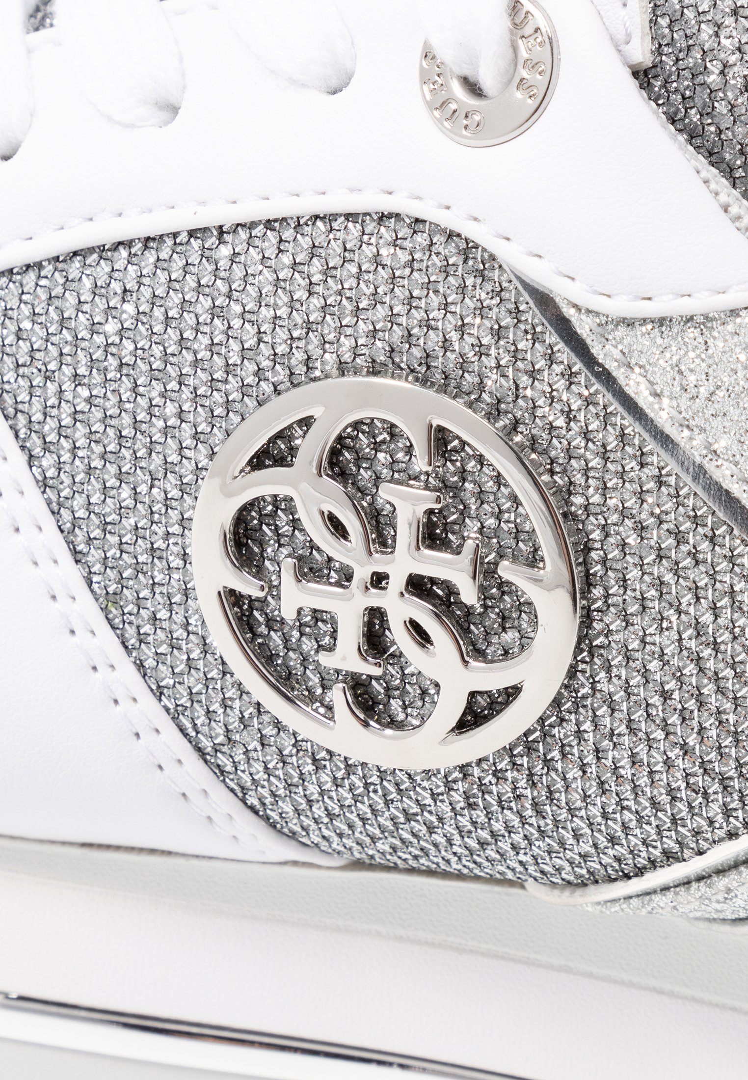 Guess DEALY Joggesko whitesilver Zalando.no Guess GLADISS Joggesko platin Zalando.no