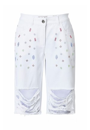 Shorts en denim blanc avec des motifs brodés multicolores. Présente des détails effilochés au niveau de l'ourlet et une fermeture à bouton classique.