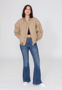 Bombers IWAKI UNISEX taupe