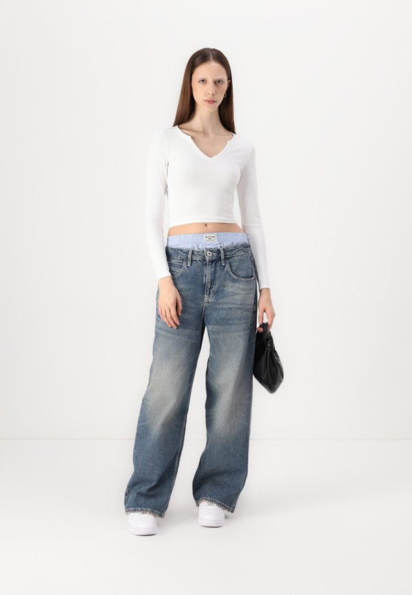 Ribbed Seamless Fabric Notch-Neck Top - Long sleeved top2