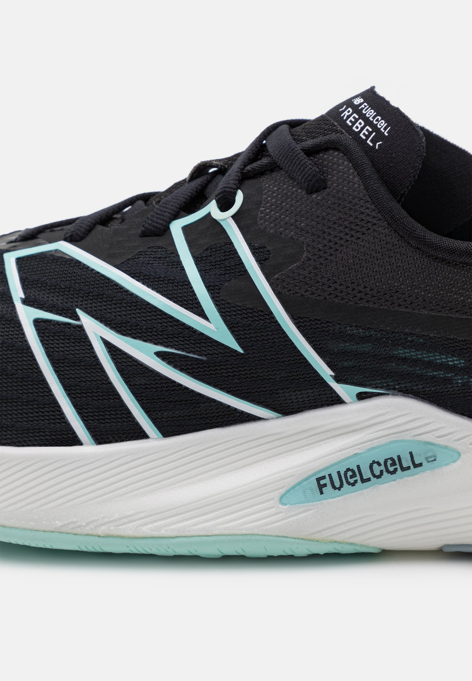 New Balance FUELCELL REBEL V3 - Neutral 