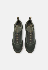EA7 Emporio Armani LACES UNISEX - Tenisice - dark green/gold/honey