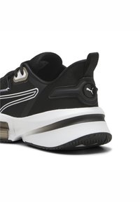 Puma PWRFRAME TR 3 - Hardloopschoenen voor op de weg - black- white-strong gray