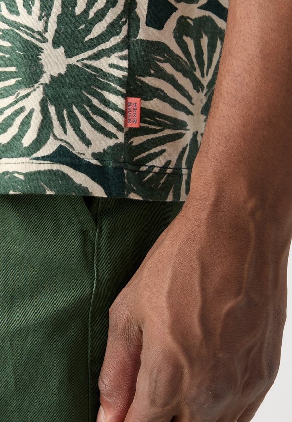 BIG ALL OVER PRINT - Print T-shirt2