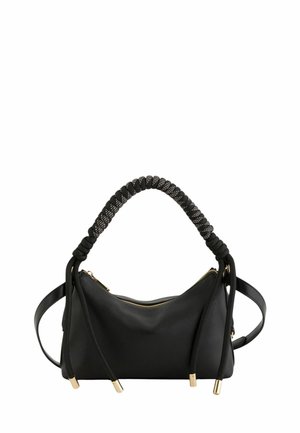 Schwarze Ledertasche mit gedrehtem Kordelgriff, goldfarbenem Reißverschluss und langem, verstellbarem Schulterriemen auf weißem Hintergrund.