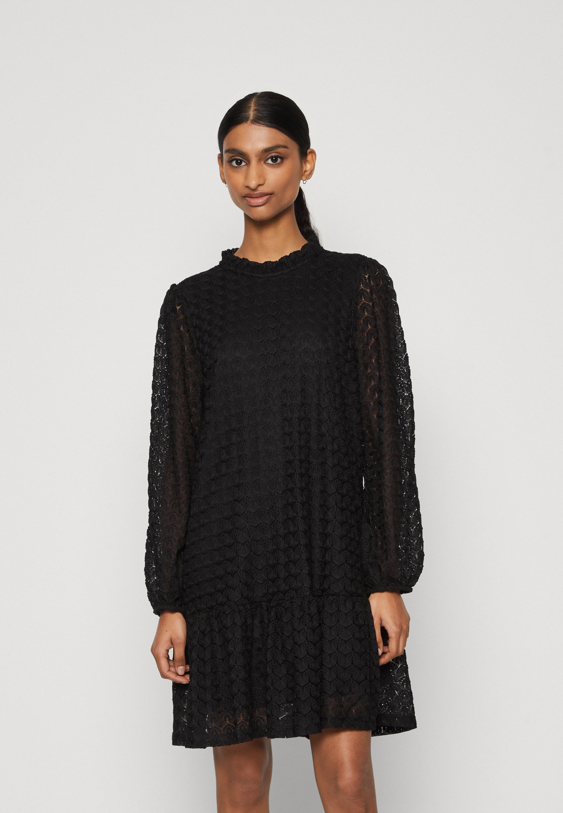 Vero Moda Petite VMBECCA O NECK SHORT DRESS - Cocktail dress / Party dress - black