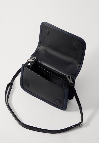Pierre Hardy ALPHA - Taška s příčným popruhem - black/navy