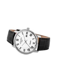 Montre avec boîtier en argent, cadran blanc, chiffres romains noirs, guichet de date et bracelet en cuir noir avec un motif crocodile.