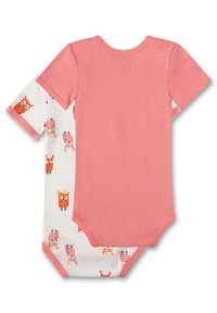 Rosa und weißer Baby-Bodysuit mit kurzen Ärmeln; eine Seite einfarbig rosa, die andere Seite mit bunten Eulen-Illustrationen bedruckt. Weiches Baumwollmaterial.