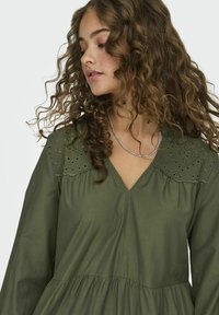 ONLY ONLOLIVIA  - Nappali ruha - khaki