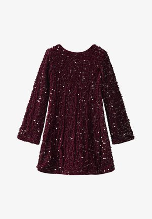 Vestido burdeos con mangas largas, que presenta una tela texturizada adornada con lentejuelas en toda su superficie. Escote redondo y silueta acampanada.