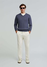 Scalpers V NECK - Strickpullover - greyish blue