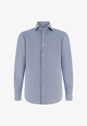 Hellblaues Herren-Hemd mit langen Ärmeln, Knopfleiste, klassischem Kragen und geknöpften Manschetten auf weißem Hintergrund.