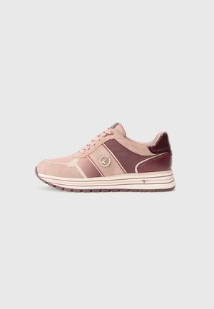 Trainers - old rose comb