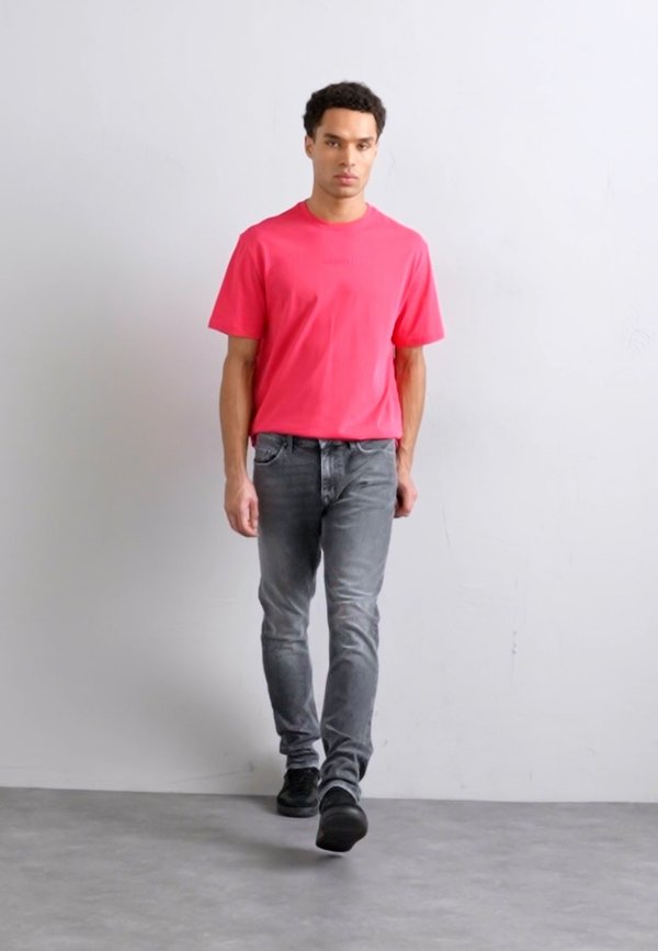 HALE HEAVY LOGO  - Basic T-shirt - azalea2