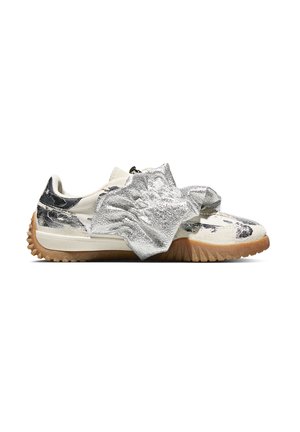 LOW-TOP RUN STAR LIMITED EDITION - Sneakers laag - metal silver ruffle