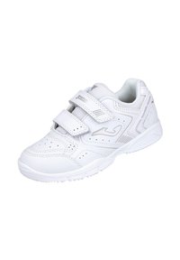 Zapatilla atlética blanca hecha de material sintético con detalles perforados, doble cinta de Velcro y suela de goma texturizada.