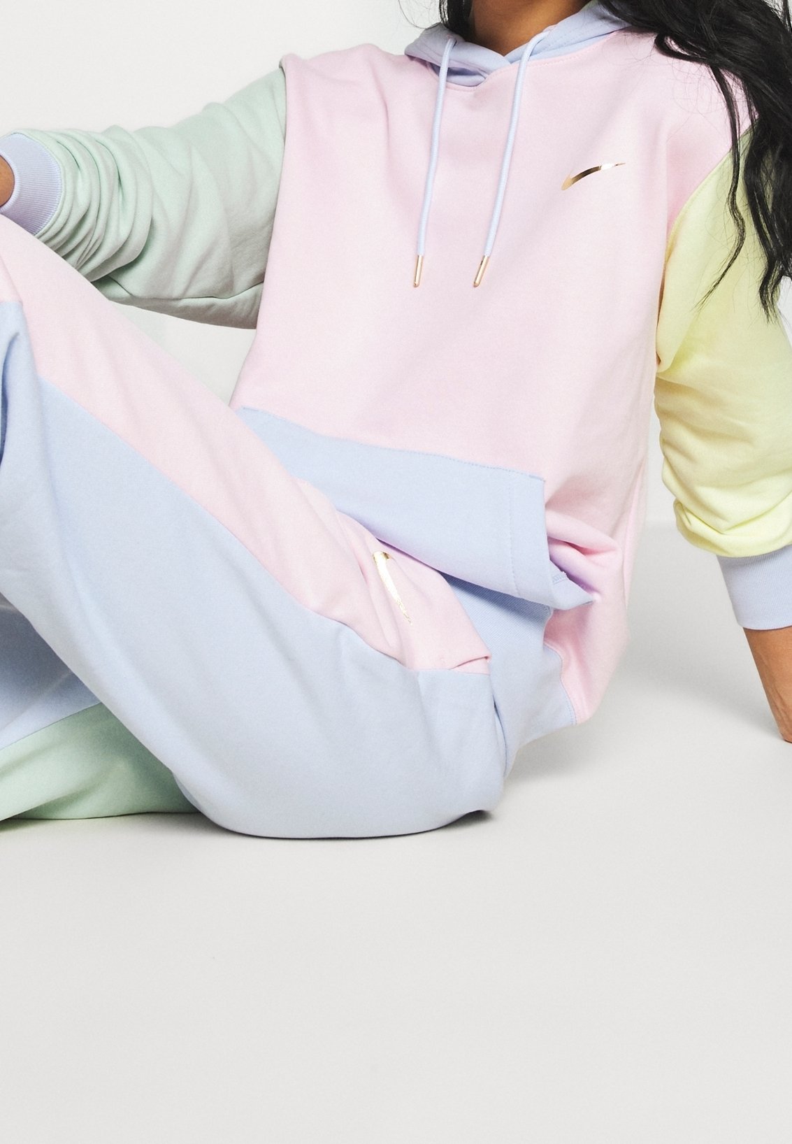 nike sweatshirts pastel