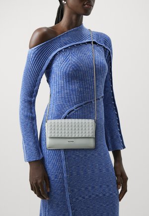 Calvin Klein MINI QUILT MINI CROSSBODY - Borsa a tracolla - pigeon