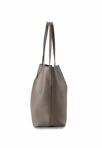 Bolso tote de cuero gris texturizado con dos asas para el hombro, parte superior abierta y una silueta suave y caída. Cuenta con herrajes y costuras mínimas.