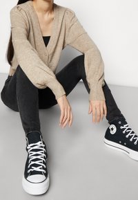 ONLY Strickjacke - beige