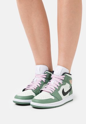 Jordan AIR JORDAN 1 MID SE - Sneakersy wysokie