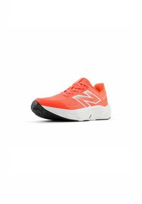 Zapatilla deportiva de un brillante color naranja, con una parte superior de malla texturizada, detalles blancos y una suela de goma. Cuenta con cordones y un diseño moderno.