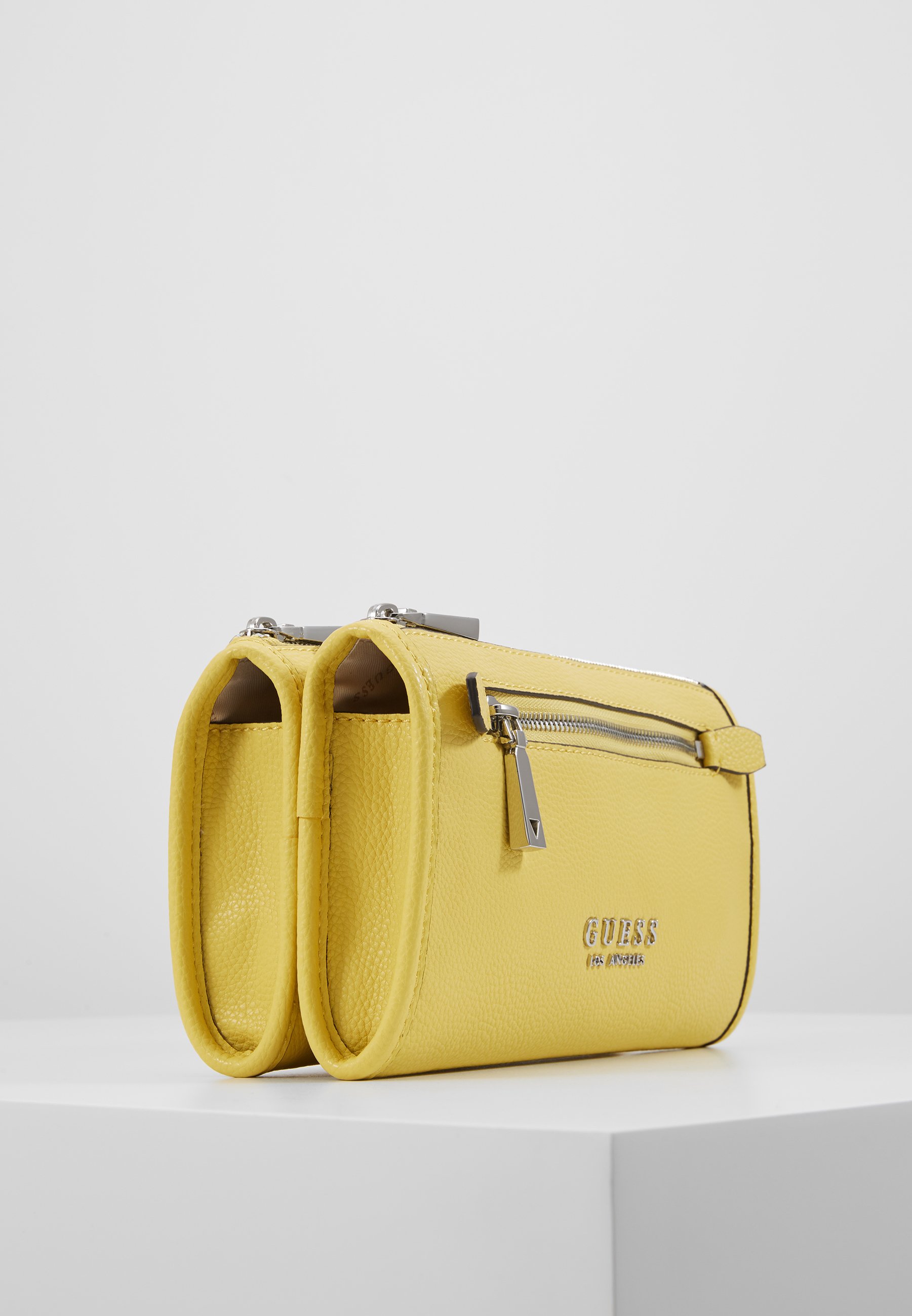 Guess LIAS DOUBLE ZIP CROSSBODY Skulderveske green Guess LIAS DOUBLE ZIP CROSSBODY Skulderveske green