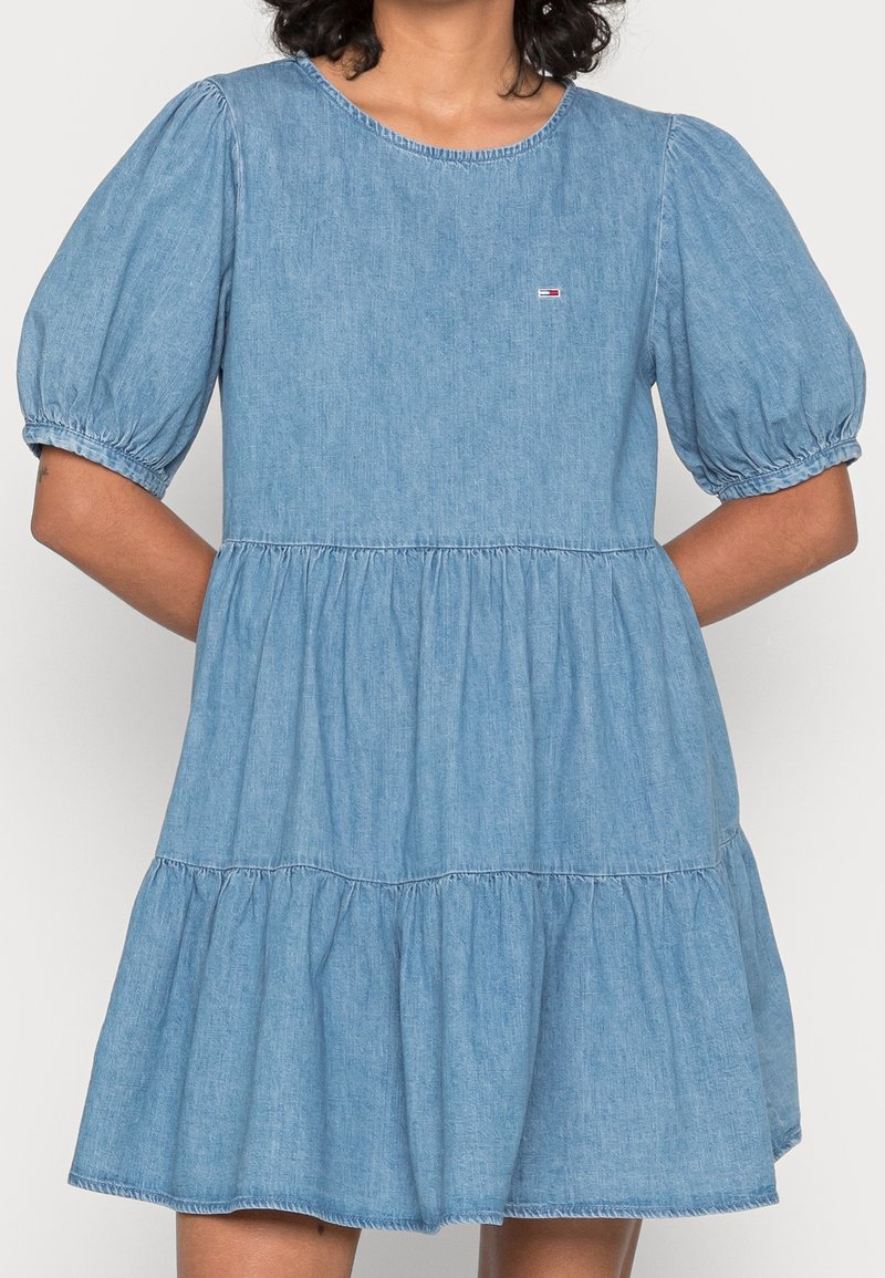Tommy Jeans Denimové šaty - blue denim