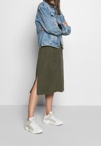 Marc O'Polo A-linjainen hame - dark green