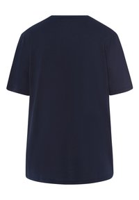 Námořnická modrá tričko s krátkým rukávem a kulatým výstřihem, vyrobené z měkké látky, s volným střihem a hladkou texturou.