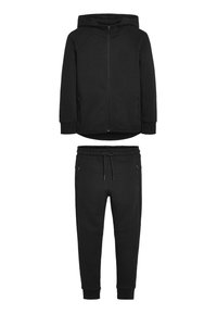 Set composto da felpa con cappuccio e pantaloni jogger neri realizzati in tessuto morbido. La felpa presenta una chiusura con zip, cappuccio e tasche laterali. I jogger hanno una vita elastica.
