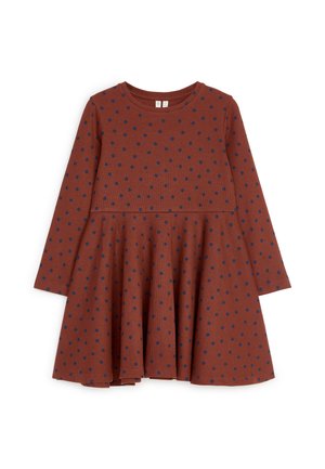 Robe à manches longues couleur rouille avec pois bleu marine, encolure ronde et jupe évasée pour enfants.