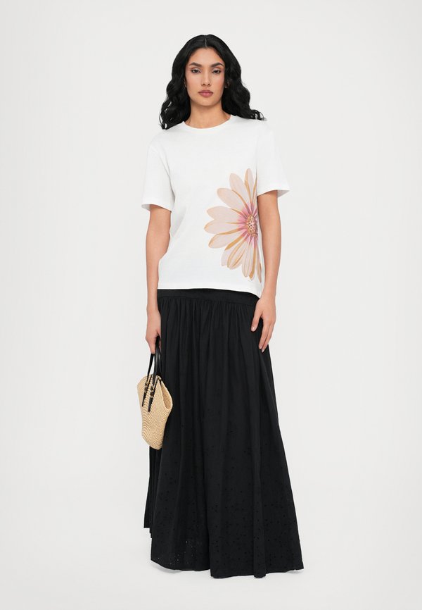 ZINNIA - Print T-shirt3