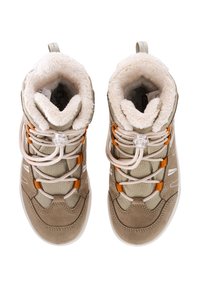 Stivali da trekking beige con fodera morbida, tessuto in mesh e dettagli in camoscio marrone chiaro. Dotati di lacci con regolatore e dettagli riflettenti sulla tomaia.