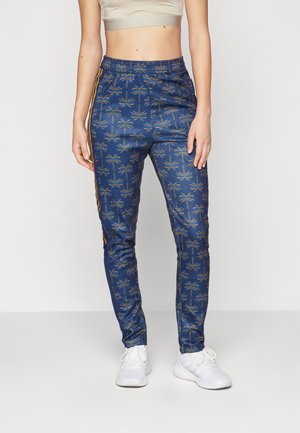 adidas Sportswear FARM TIRO TRACK PANTS - Träningsbyxor - bronze strata/dark marine/night indigo