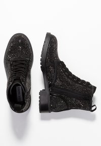 Steve Madden Bottines à lacets - black