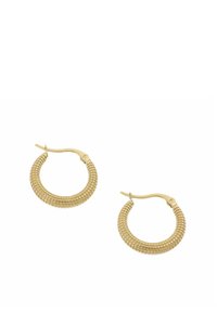 Złote kolczyki-koła o teksturowanej powierzchni z małymi wypukłymi kropkami, zabezpieczone zatrzaskiem na zawiasie dla łatwego zakładania. Kształt okrągły.