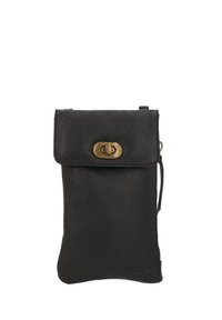 Schwarze Leder-Crossbody-Tasche mit umschlagbarem Deckel, Messingverschluss und seitlichem Reißverschluss. Glatte Textur, minimalistisches Design und Markenlogo.