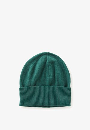 Groene gebreide beanie met een geribbelde opgerolde rand, met een zachte textuur en een mooie bovenkant. Eenvoudig ontwerp, zonder zichtbare patronen of hardware.
