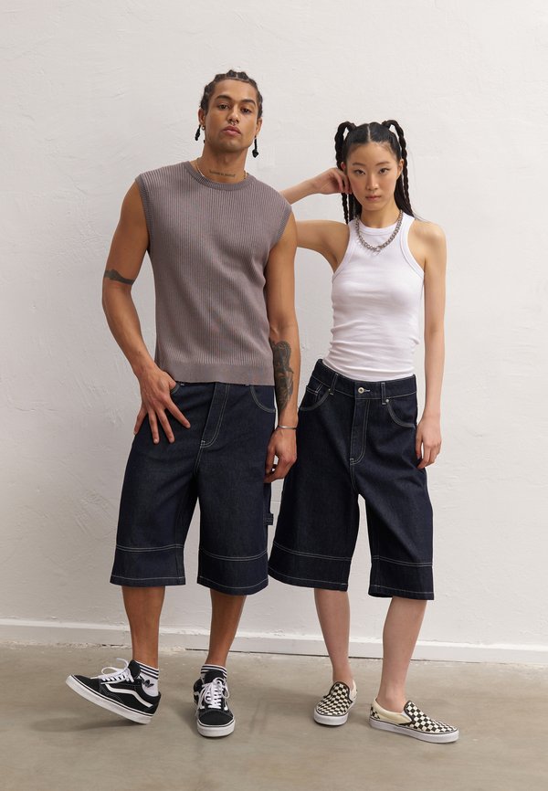 UNISEX - Denim shorts - rinsed denim2