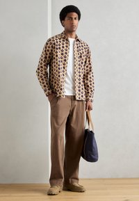 Scotch & Soda STRUCTURED PRINTED SHIRT - Camisa - blue/light brown