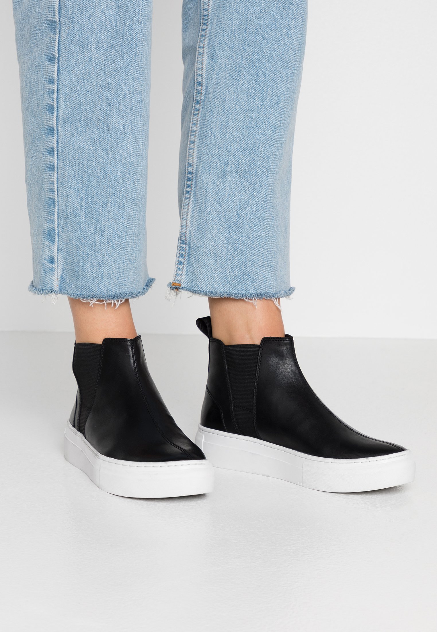 vagabond zoe platform boots