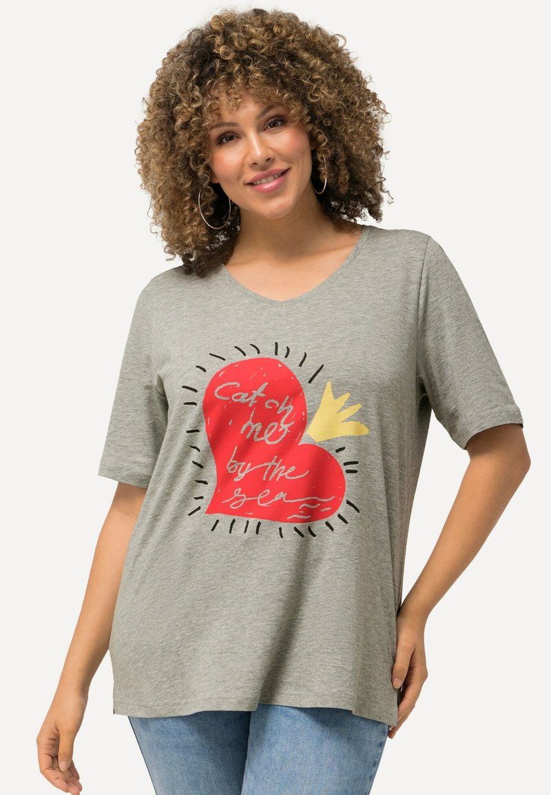 Ulla Popken CATCH ME BY THE SEA GRAPHIC - T-shirt con stampa - light gray melange